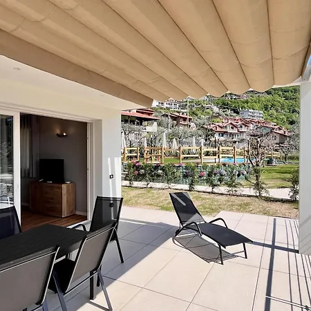 Costa Blu - Pool And Terrace With View ريفا ديل سولتو